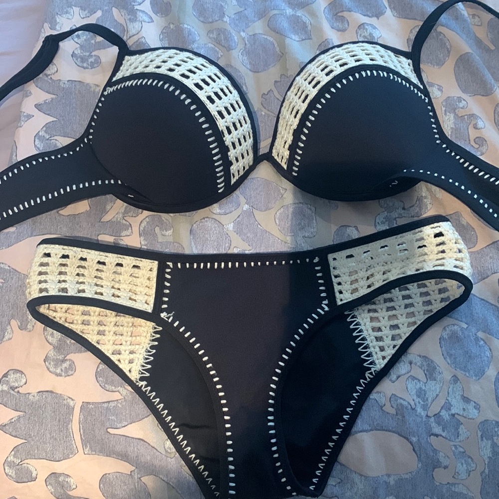 VS bikini.